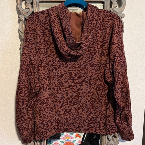 Athleta Balance Printed Hoodie Pullover Super SOFT Size Small Maroon and Mauve - Picture 6 of 7